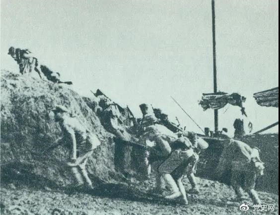 1949年5月23日,人民解放军向上海国民党政府军队发起总攻,占领了黄浦江堤。